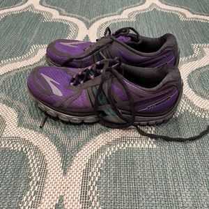 Women’s Purple Brooks Pure Cadence Running Shoes Size 8